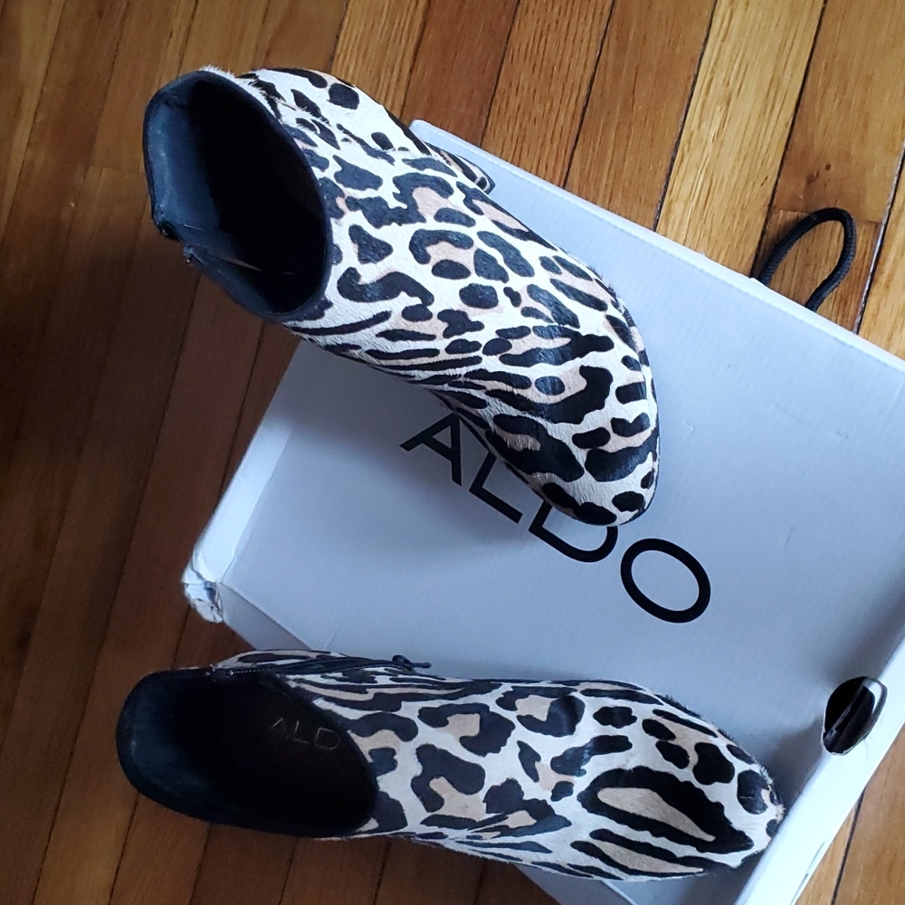 Leopard booties size 7 Aldo